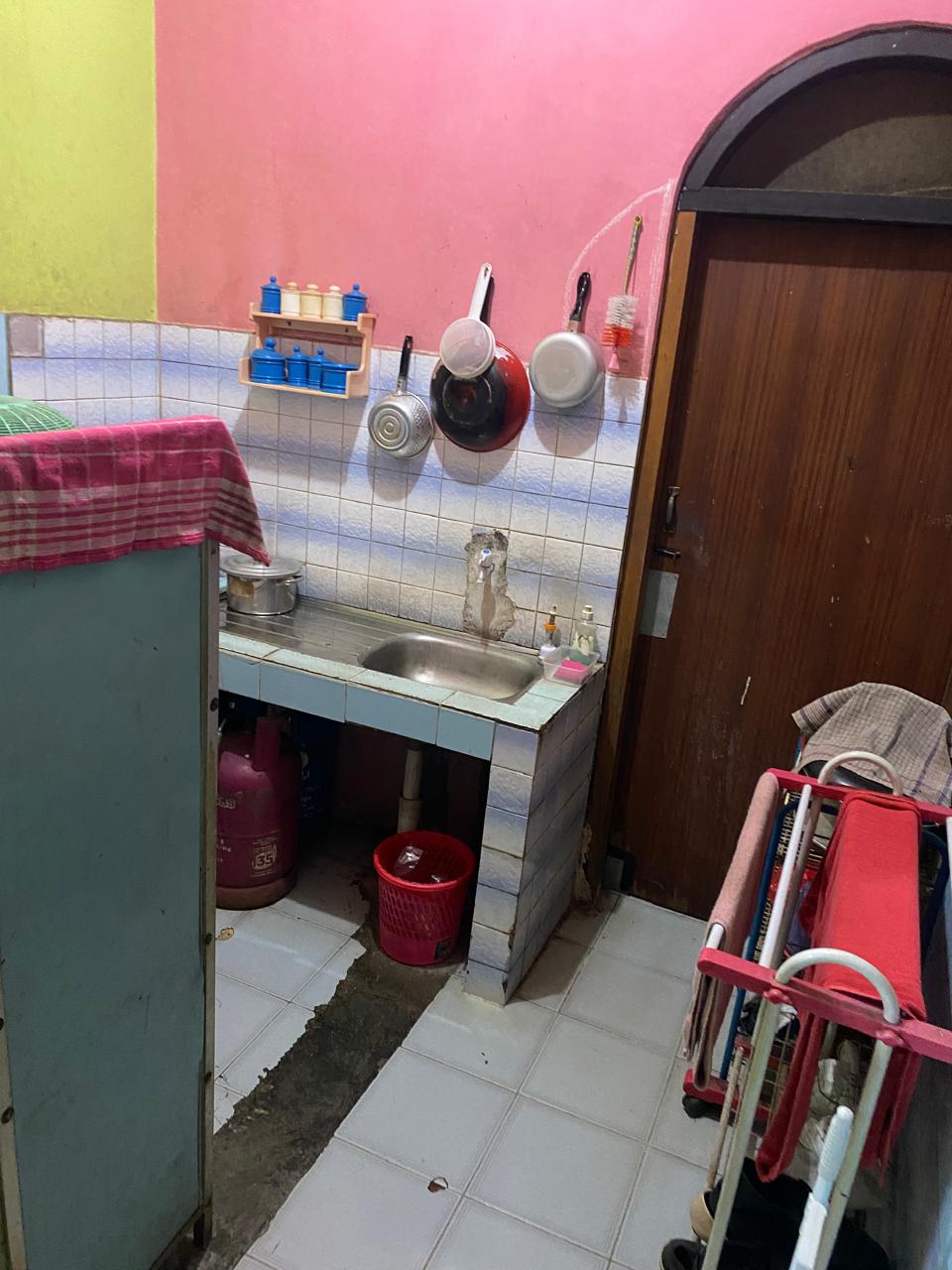 Jual Rumah bangunan tinggal kost²an lokasi strategis di Cikoko