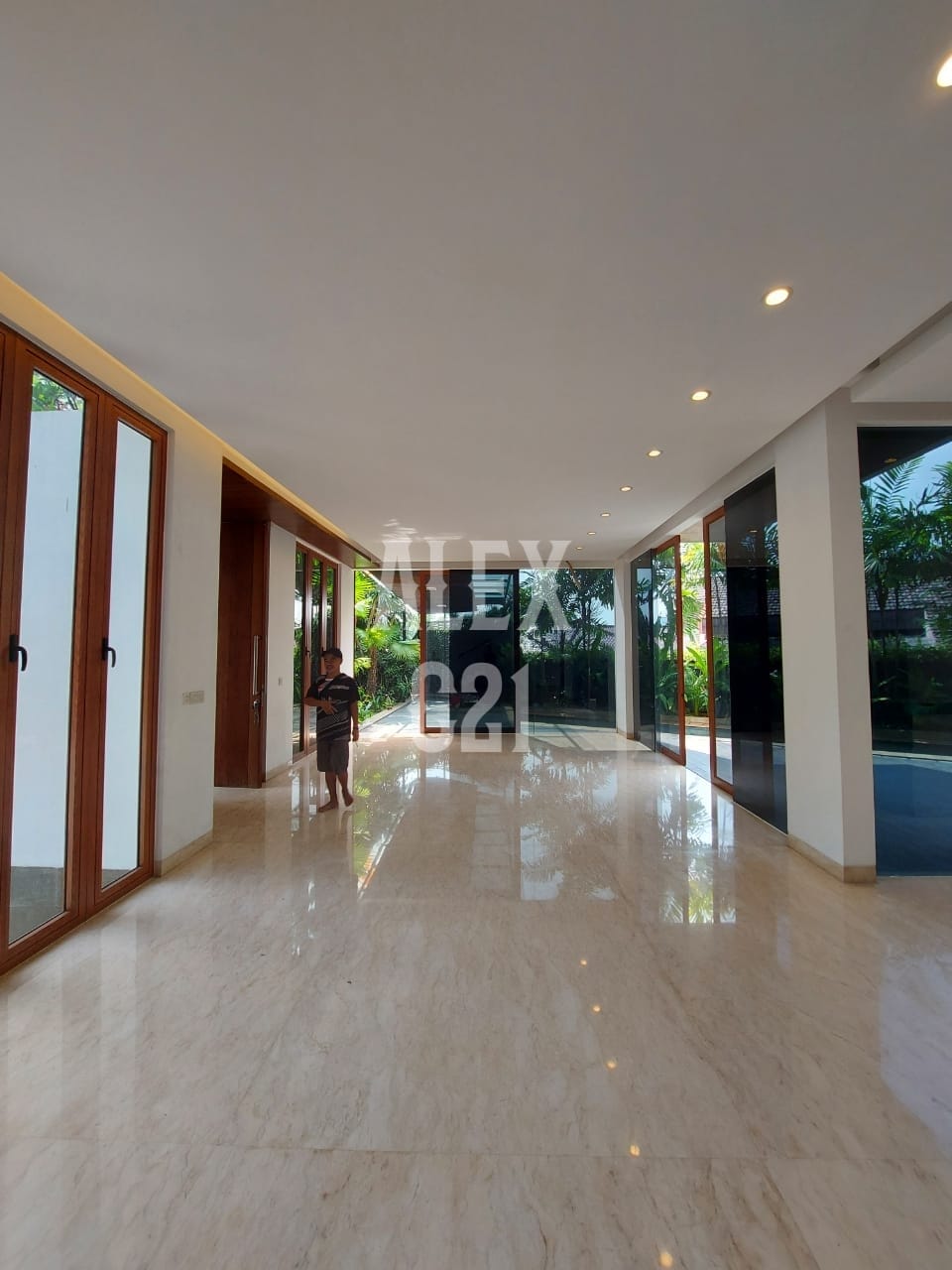 For sale Rumah mewah Desain modern tropis Area Kuningan, Jakarta