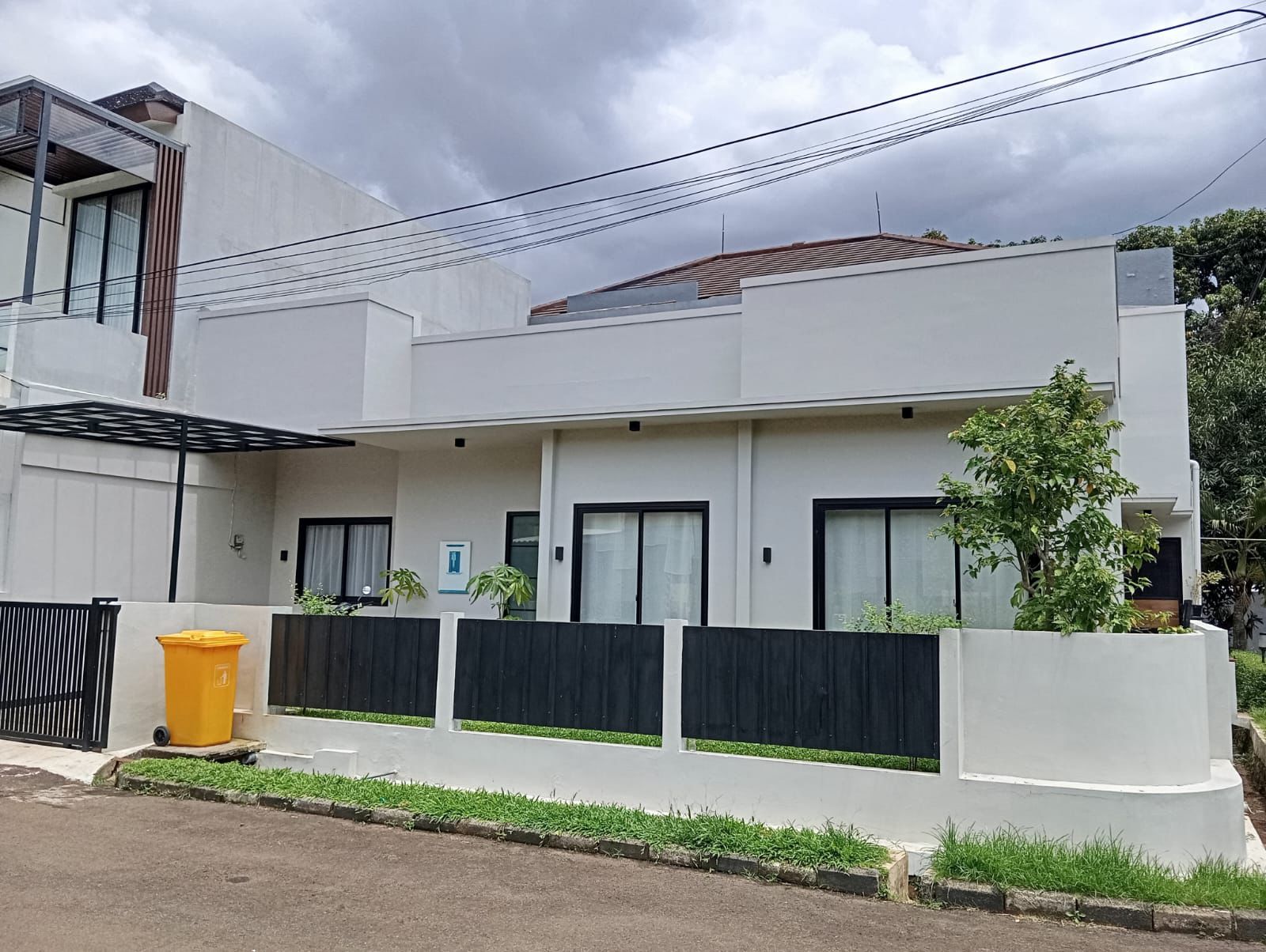 Jual Rumah modern di Komplek Kucica Bintaro Sektor 9, Tangsel