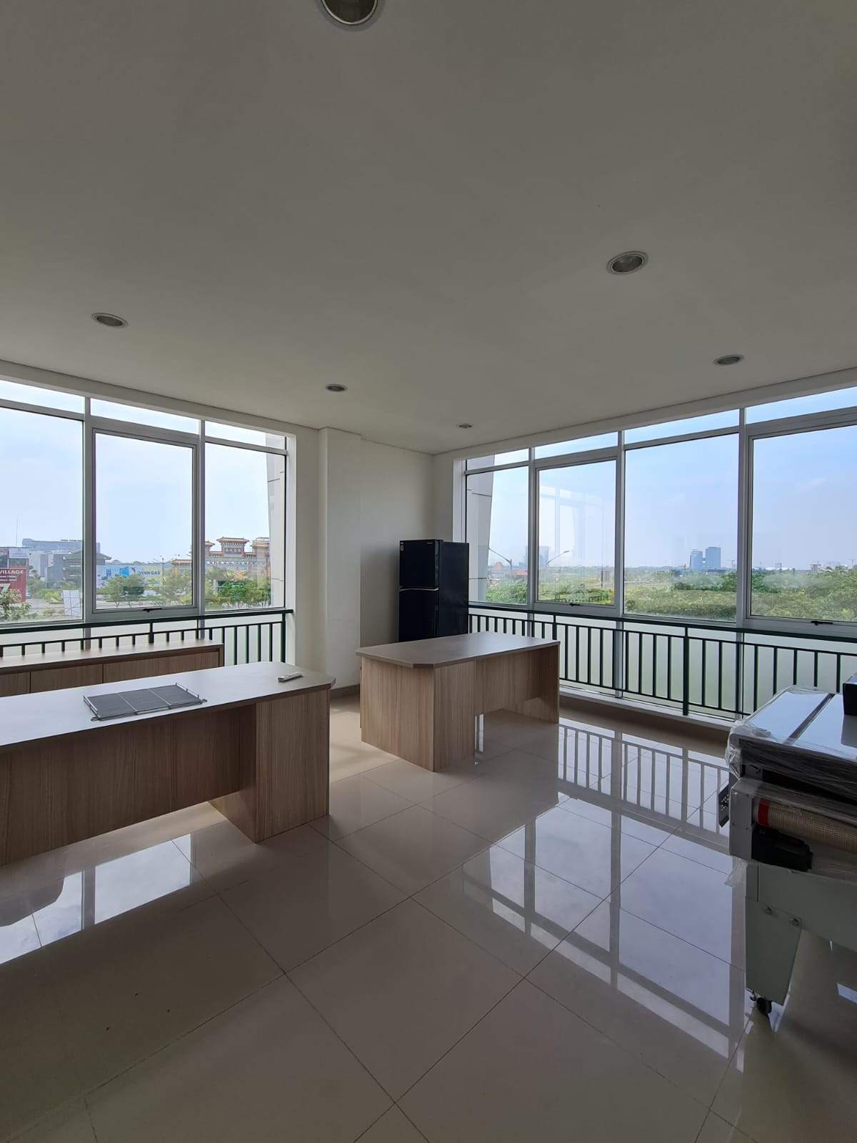 Jual cepat ruko 3 gandeng di La Riviera PIK 2, Teluknaga