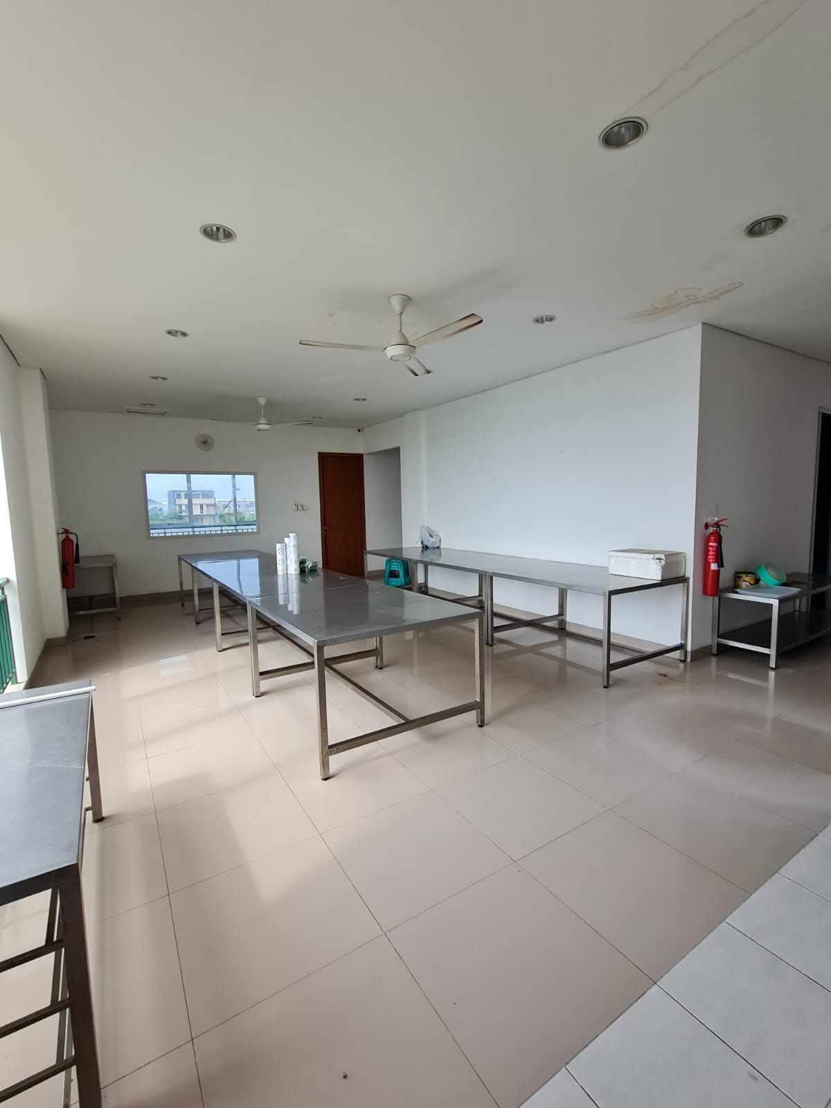 Jual cepat ruko 3 gandeng di La Riviera PIK 2, Teluknaga