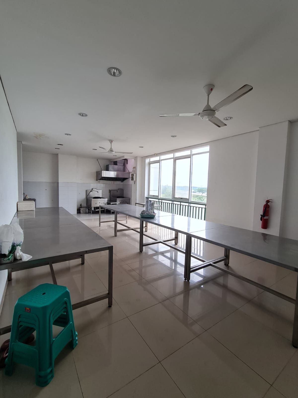 Jual cepat ruko 3 gandeng di La Riviera PIK 2, Teluknaga