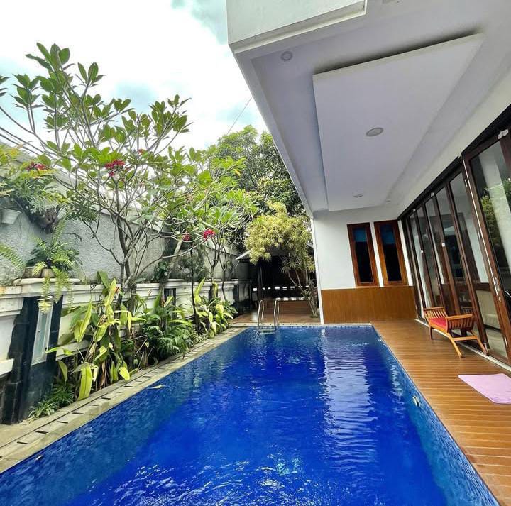 Jual rumah mewah di perum Gallery Bintaro, Pondok Kacang Timur