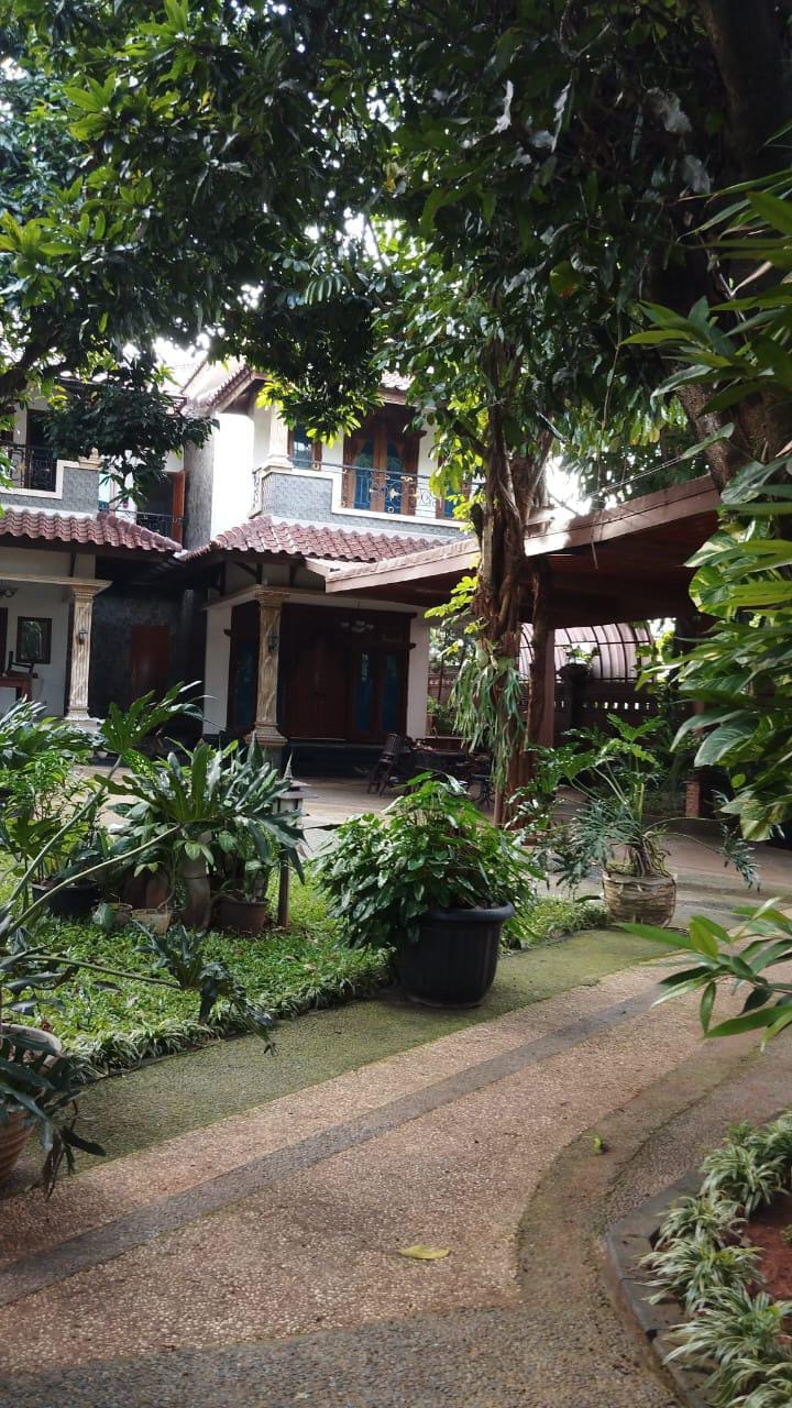 Jual rumah mewah di perum Gallery Bintaro, Pondok Kacang Timur