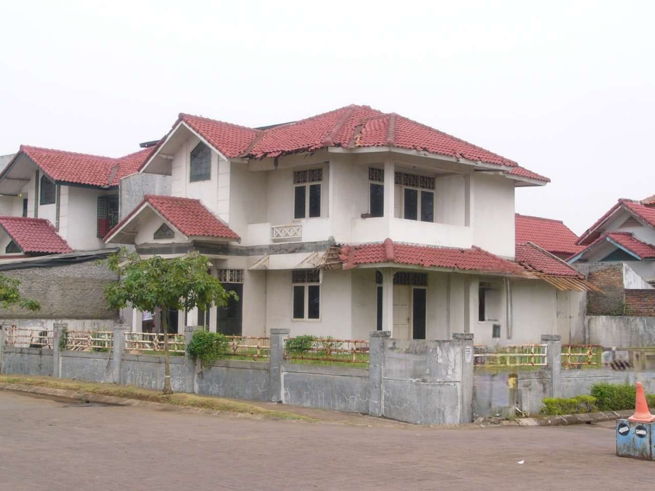 Dijual Rumah Jl.Anggrek Loka, Graha Raya Bintaro Jaya, TangSel