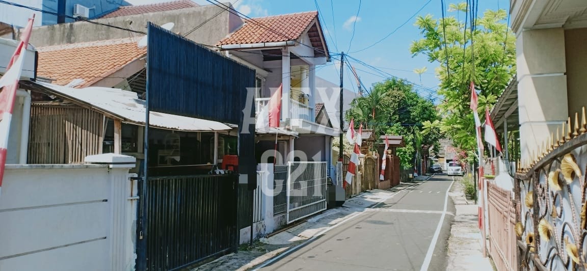 Jual Rumah kost di daerah Blok A, Keb-Baru, Jakarta Selatan