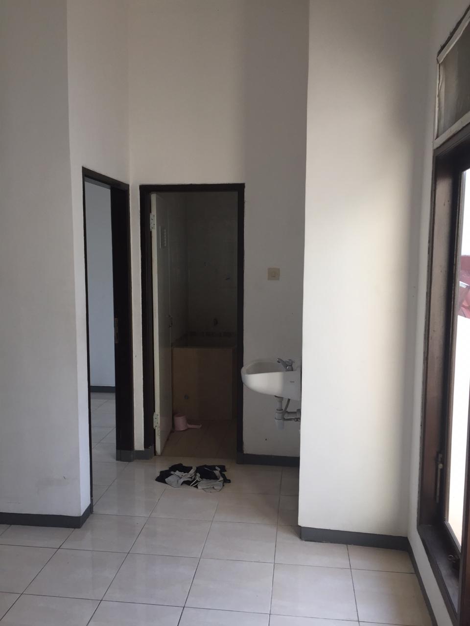 Sewa Rumah 2 lantai Kosongan Graha Sampurna, Wiyung, Babatan